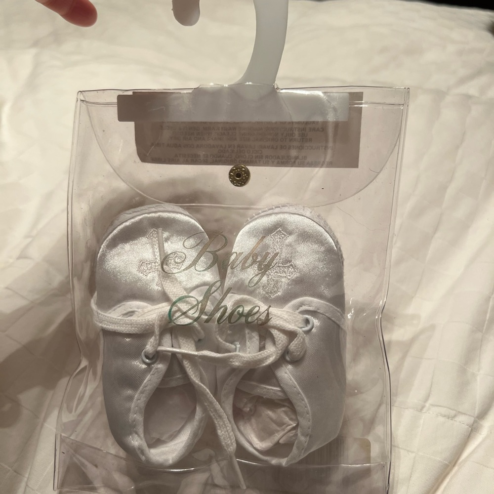Macys NWT  baby Christening/Baptism white shoe size small - Picture 7 of 9
